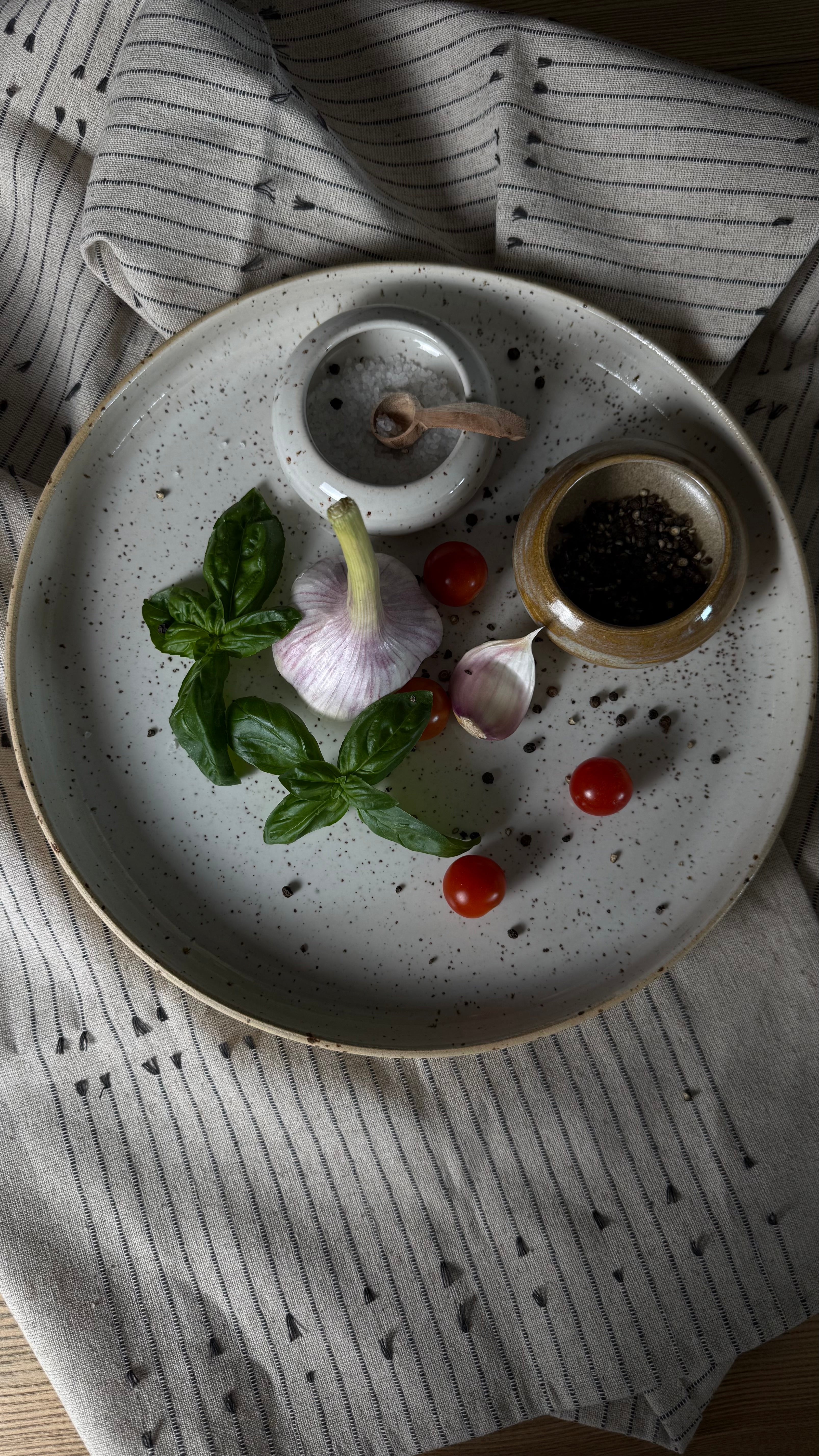 KERAMIK SALATSCHALE, PYRITWEIß