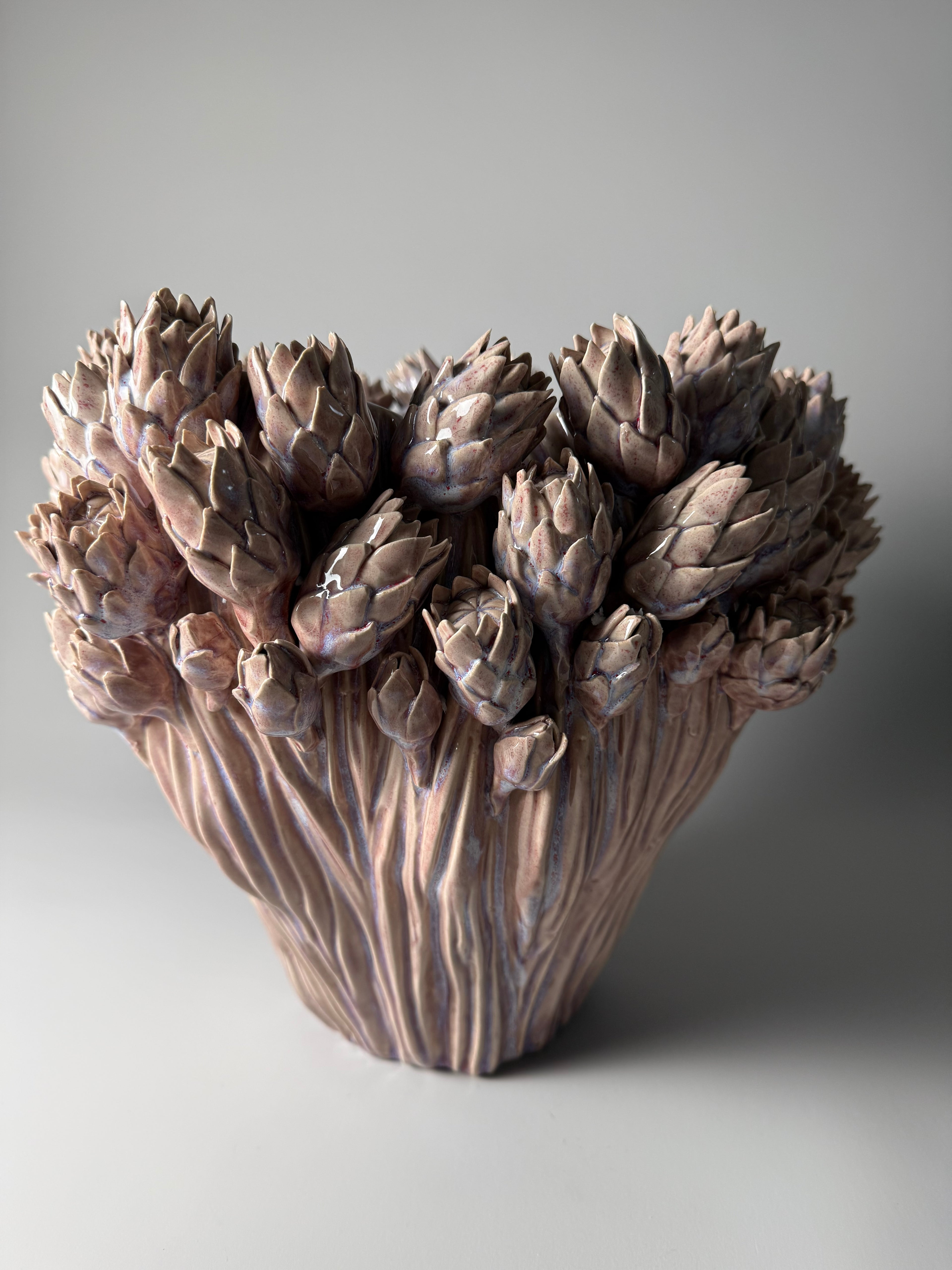 KERAMIK VASE PROTEA-ORNAMENT, ROSA, H 33,5 CM