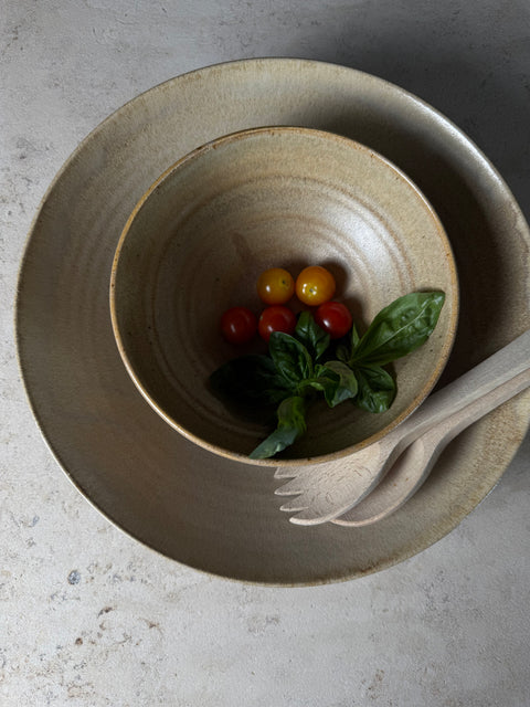 KERAMIK SALATSCHALE, KARAMELLBEIGE