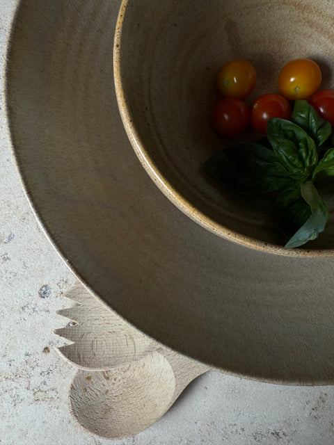 KERAMIK SALATSCHALE, KARAMELLBEIGE